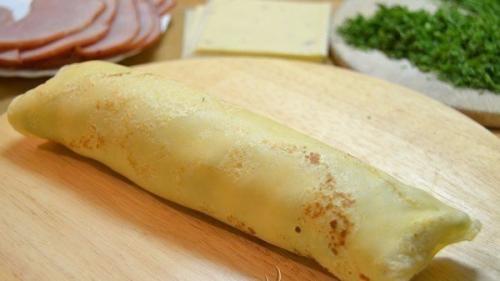 Блинные рулетики с начинкой из ветчины и сыра. 08 Блинные рулетики с начинкой из ветчины и сыра. 08