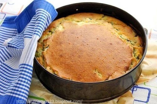 Быстрый заливной пирог с луком и яйцом. Быстрый заливной пирог с луком и яйцом.
