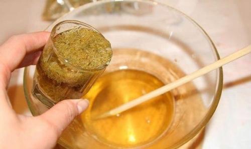 Компресс для лица с ромашкой.