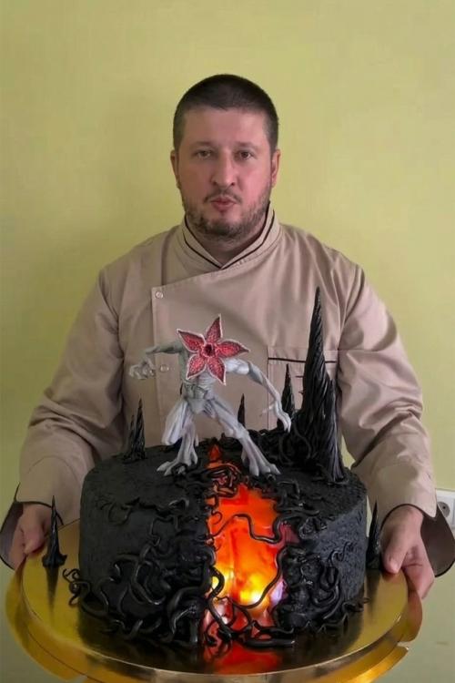 Ренат агзамов создал торт по сериалу 