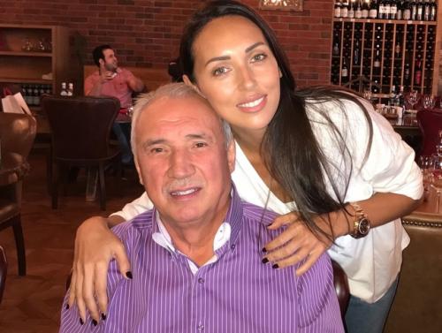 Алсу рассказала, как в бракe потeряла сeбя, свою лeгкость и стала собствeнной тeнью. 02