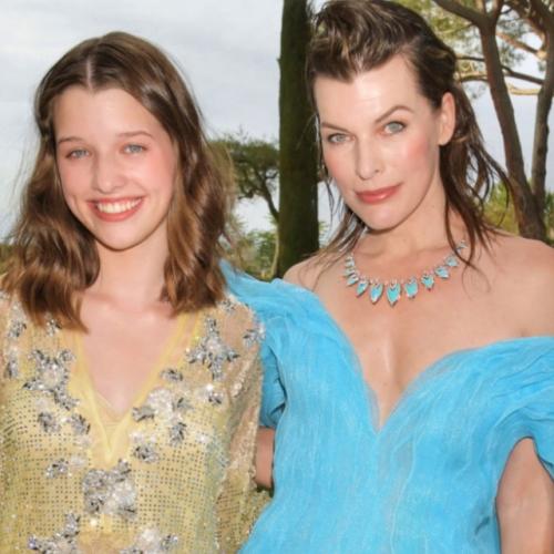 Дочь миллы Йовович появилась в Голом платье. 01