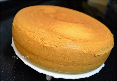 Влажный, легкий и очень вкусный шифоновый бисквит.

