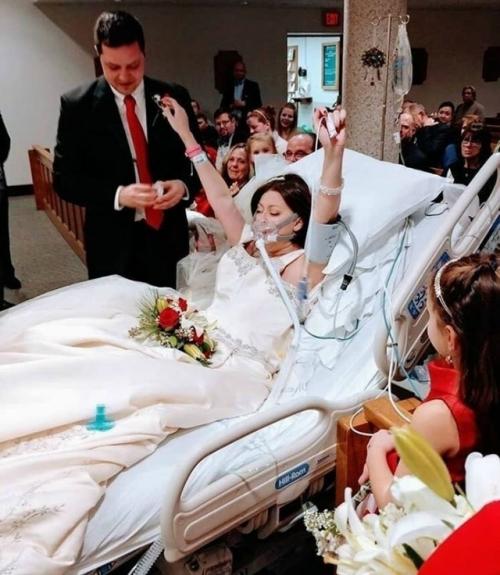 31-Летняя хизер линдсей боролась с агрессивной разновидностью рака груди.  