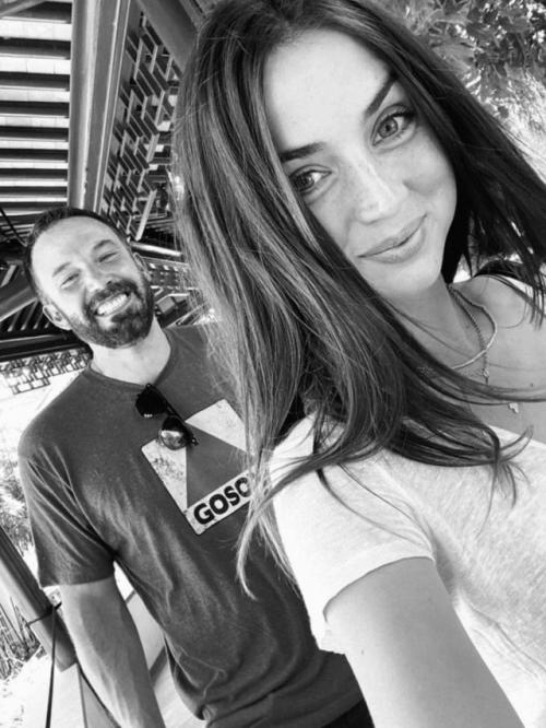 Бен аффлек жалеет о своем выборе: по слухам, он сожалеет о возобновлении отношений с Дженнифер Лопес после расставания с аной де Армас.
