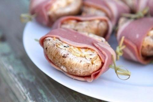 Фаршированные грибы в беконе. 03 Фаршированные грибы в беконе. 03