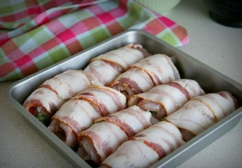 Куриные рулетики в беконе (хрустящие снаружи и сочные внутри). 06