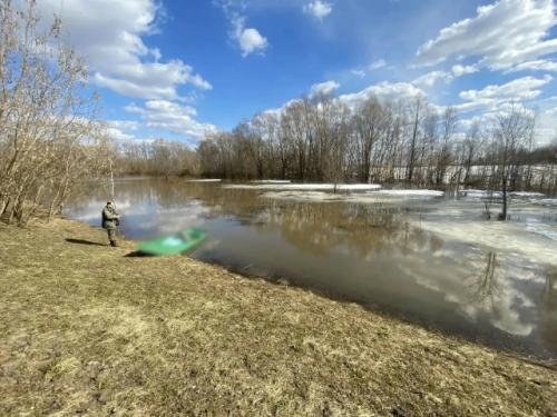 Эй, народ, хоть жилеты надевайте, когда в воду лезете.  