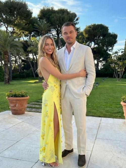 12 лет назад на съёмках фильма волк с уолл - стрит познакомились Леонардо ди каприо и Марго Робби. 03