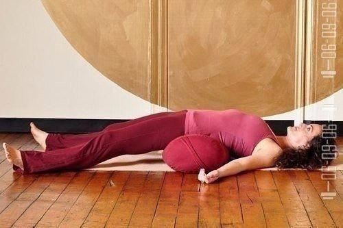 Таким образом, если вы чувствуете боль в спине, то эти асаны точно помогут! 07