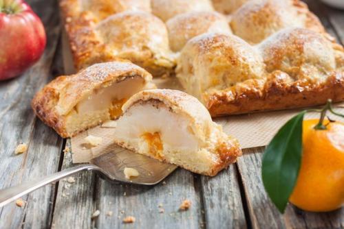 Пирог из творожного теста с яблоками. Пирог из творожного теста с яблоками.