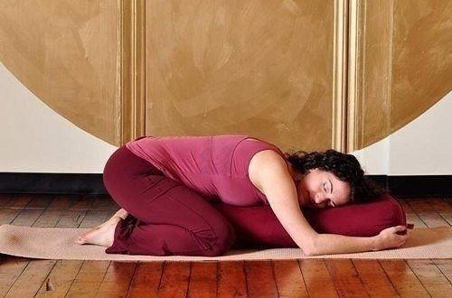 Таким образом, если вы чувствуете боль в спине, то эти асаны точно помогут! 04