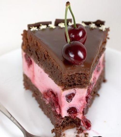Шоколадный торт с вишней. Шоколадный торт с вишней.