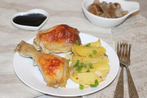 Картофель с курицей в сливках.