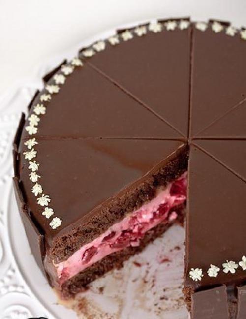 Шоколадный торт с вишней. 01 Шоколадный торт с вишней. 01