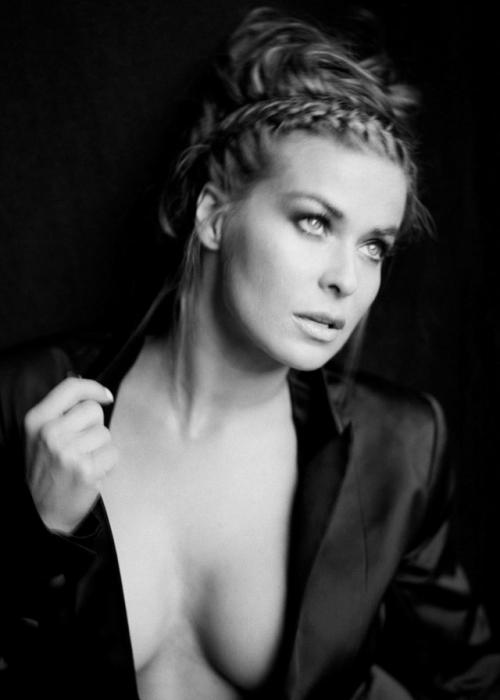 Кармен Электра активно занимается благотворительностью: 03