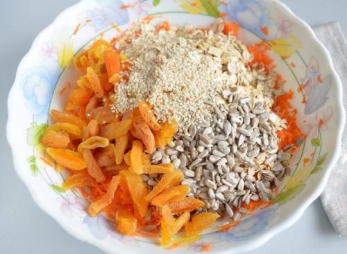 Морковные квадратики с курагой, семечками и овсяными хлопьями? 02 Морковные квадратики с курагой, семечками и овсяными хлопьями? 02