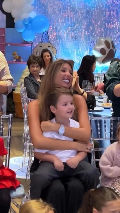 Кети топурия отпраздновала 4-летие сына Адама. 01