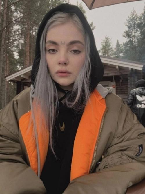 Блогерша Даша Каплан столкнулась с серьезными проблемами после операции по удалению части желудка. 01