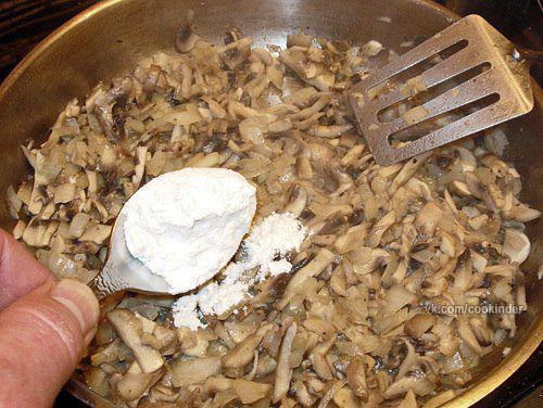 Иногда жульен можно вместе с кокотницей съесть. 02