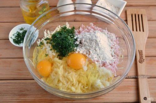 Драники с ветчиной, сыром и зеленью. 02