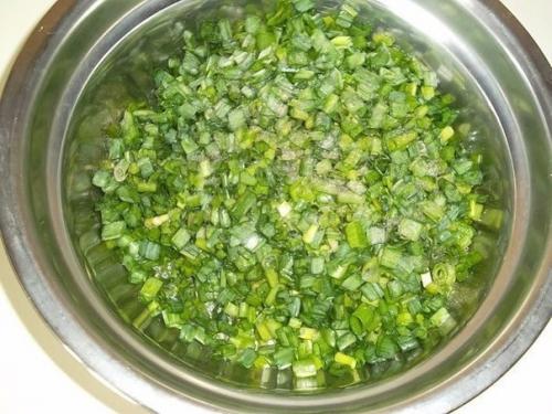 Заливной пирог с зелёным луком и яйцом. 03