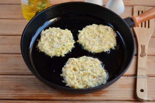 Драники с ветчиной, сыром и зеленью. 05