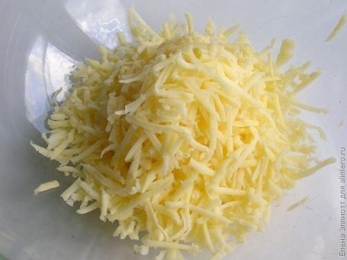 Запеканка из тертого картофеля с сыром и чесноком. 02