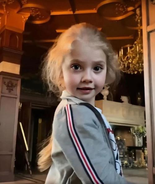 Алла пугачева со своей доченькой! 04