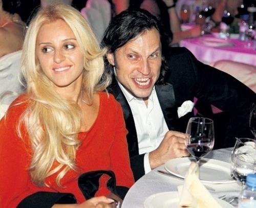 Александр ревва и его жена раньше и сейчас. 02