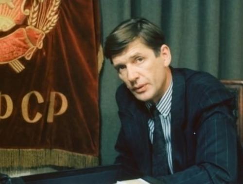 - хочешь я расскажу тебе политический анекдот? 01