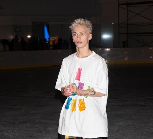 Даня милохин мужчиной стал? 02