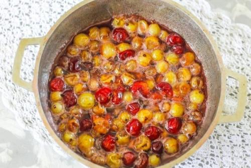 Вишневое варенье с крыжовником. 02