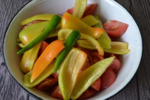 Домашняя аджика из помидоров без варки. 01