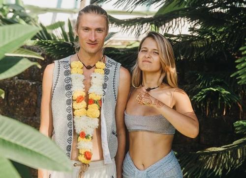 Люба аксенова и её любимый муж Павел.