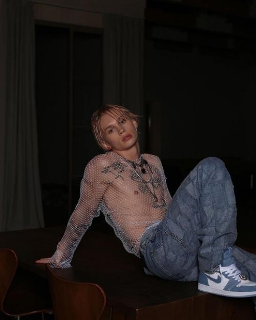 Даня милохин мужчиной стал? 01