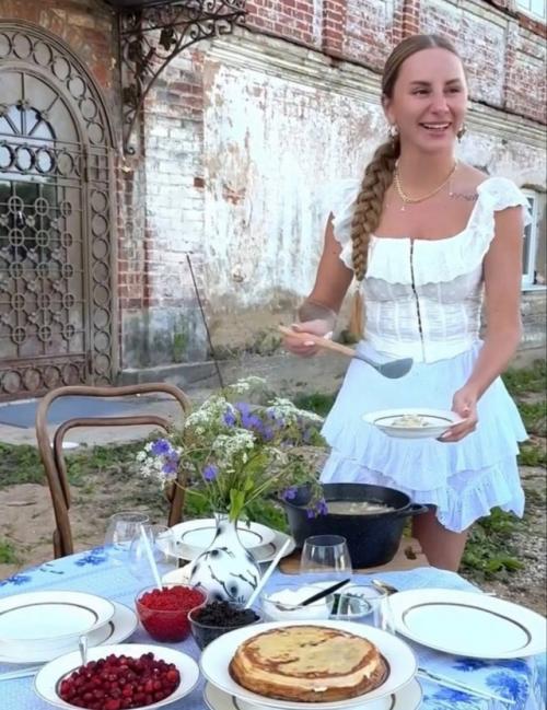 Всё больше звёзд вдохновляются Деревенской Эстетикой. 02