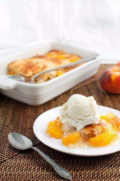 Персиковый коблер. 

Коблер - это фруктовый пирог очень простой в приготовлении и сказочно вкусный.  