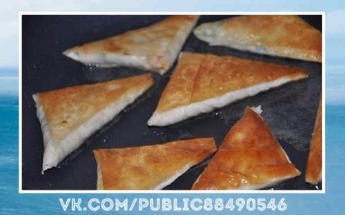 Невозможно оторваться!  Нет ничего проще чем приготовить эти замечательные и сытные пирожки. 04