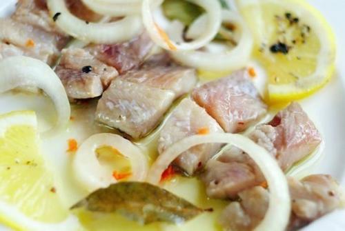 Селёдка по-голландски.

Такие банки за раз опустошаются!  