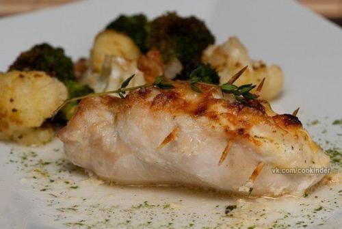 Фаршированные куриные грудки.

