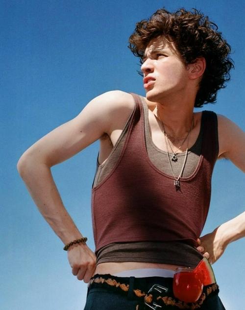 Марк эйдельштейн появился на страницах августовского номера Vogue China. 03