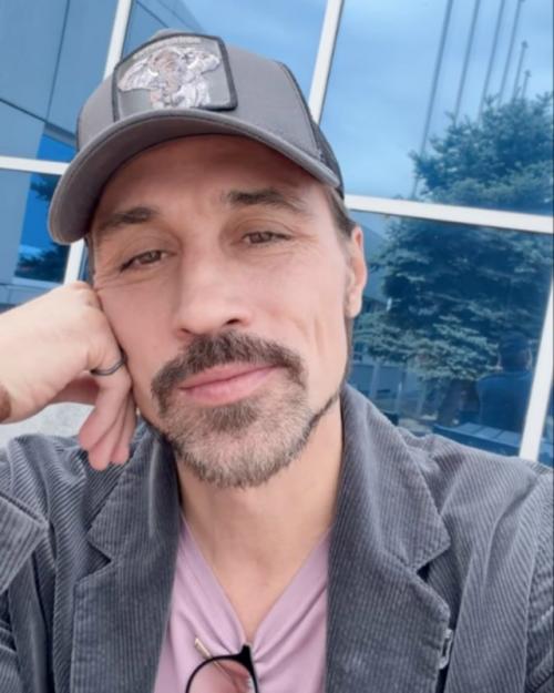 Дима билан задумался о покупке недвижимости на малой родине. 01