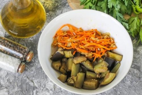 Баклажаны по-корейски с морковью. 01