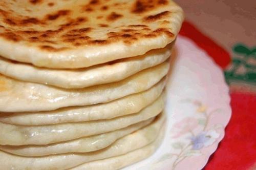 Невероятно вкусная вещь хичины с сыром и зеленью, и еще с картошкой и зеленью к ужину.

