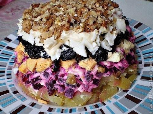 Салат Графский. Как говорится, слава хорошей хозяйки и великолепной кулинарки рождается именно за праздничным столом. Салат Графский. Как говорится, слава хорошей хозяйки и великолепной кулинарки рождается именно за праздничным столом.