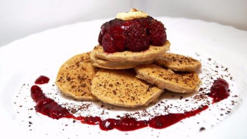 Оладушки из геркулеса с малиной?