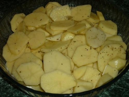 Картошка с куриными ножками в духовке. 03