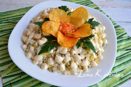 Салат Орхидея с чипсами.