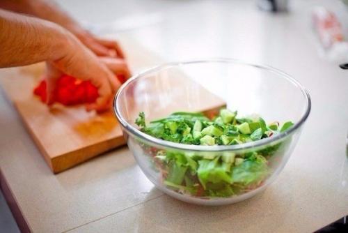 Салат с кусочками семги. 03